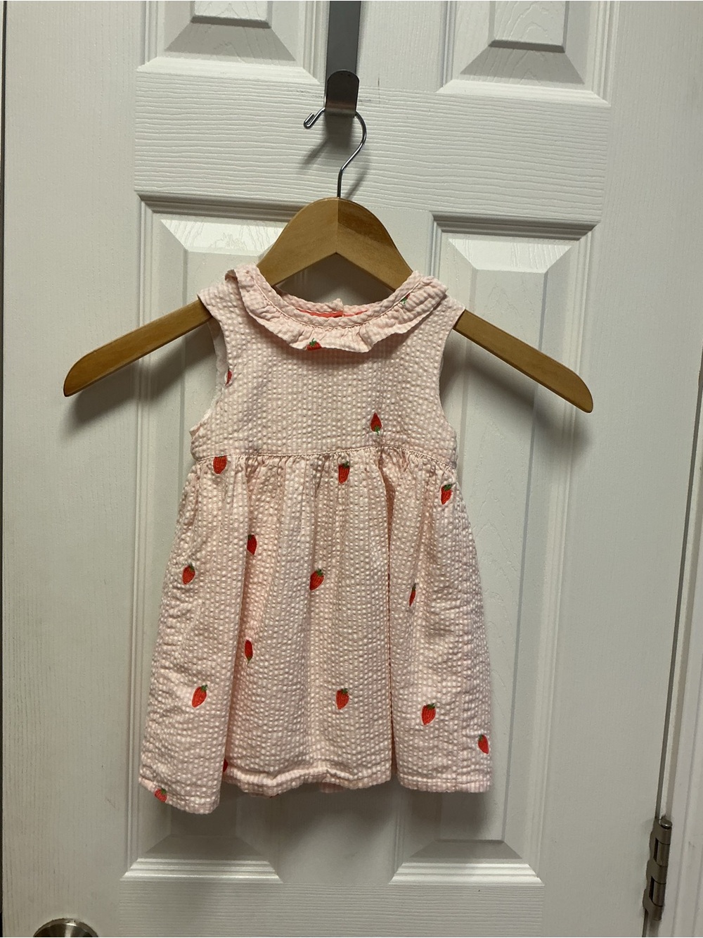 Baby Boden Pink Seersucker Baby Dress SZ 6-12 Months Embroidered Strawberries